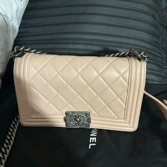 Grained Calfskin Quilted Small Boy Flapped Dusty Pink Chanel. - Picture 7 of 13